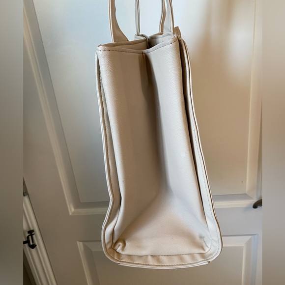 Borsani Italy Boho Cream Vegan Leather Shoulder Bag Purse Tote Lined Soft Snap. - Picture 5 of 10